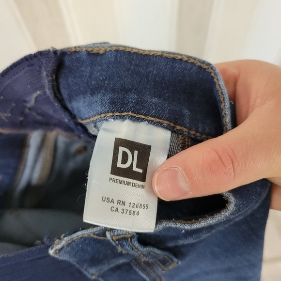 DL1961 Maternity Mid Rise Skinny Ankle Jeans Angel Thornton Size 27 - Picture 12 of 15